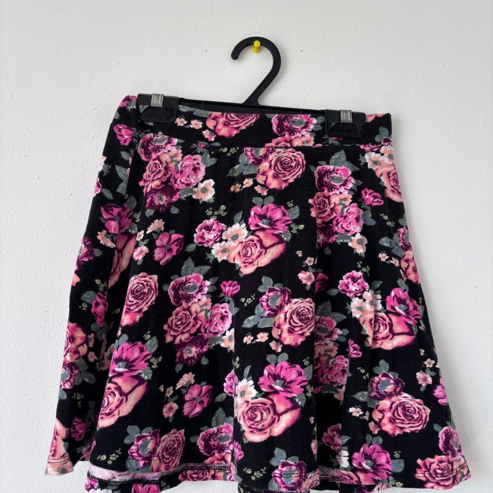 Charlotte Russe Rose Pattern Skirt Small